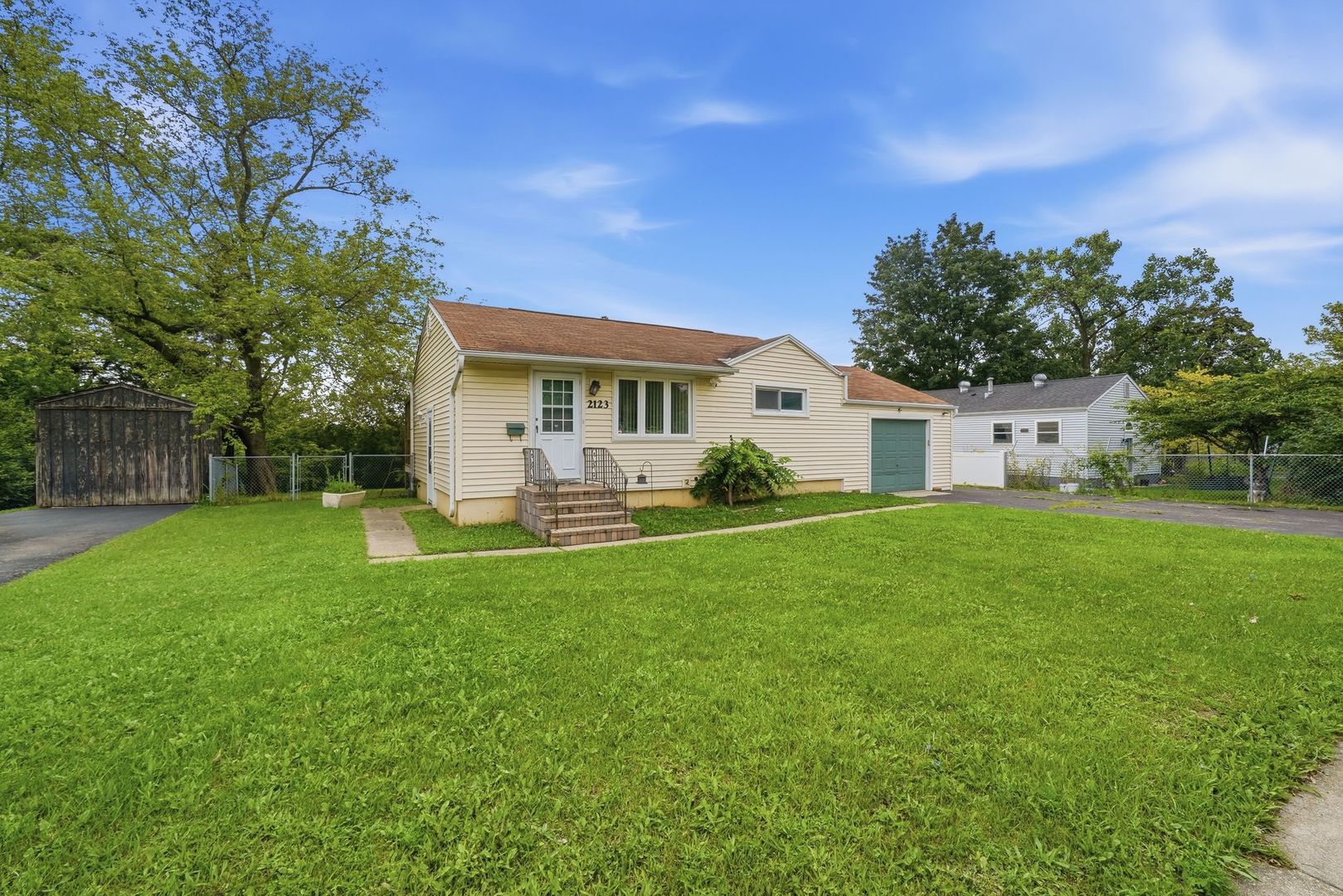 2123 N Mcaree Road