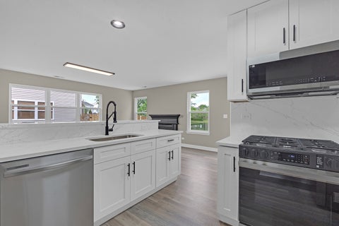 Tiny photo for 291 Wedgewood Circle, Lake In The Hills, IL 60156 (MLS # 12692833)