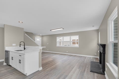 Tiny photo for 291 Wedgewood Circle, Lake In The Hills, IL 60156 (MLS # 12692833)