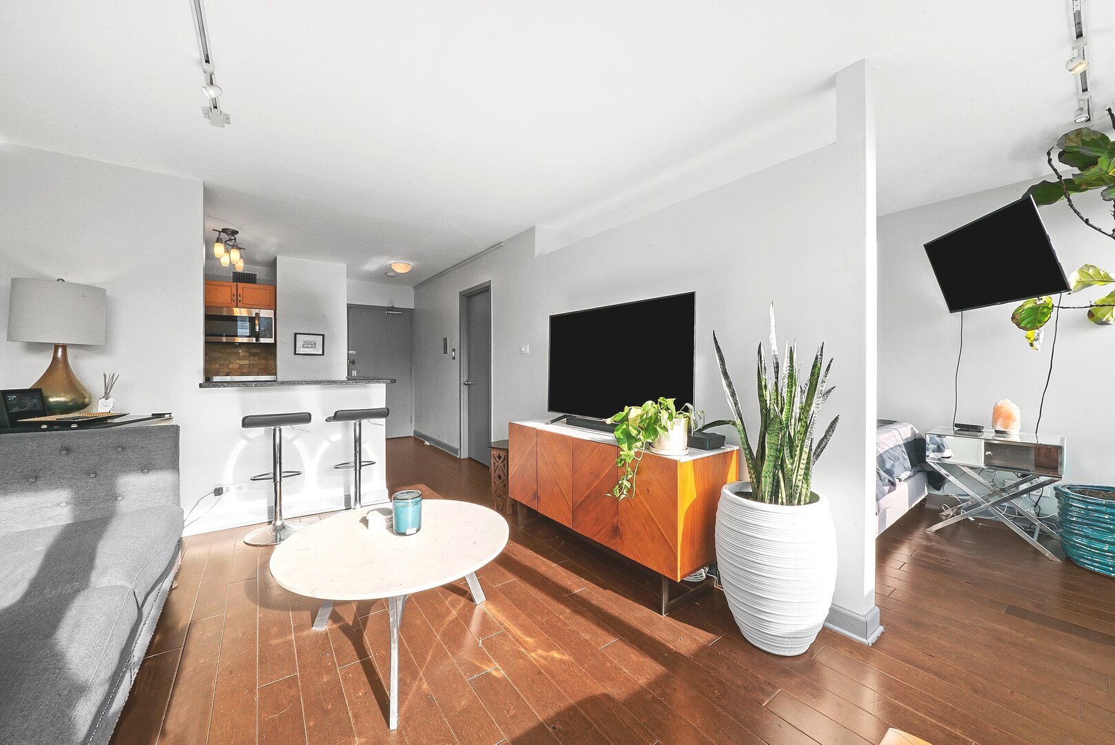 336 W Wellington Avenue 1203