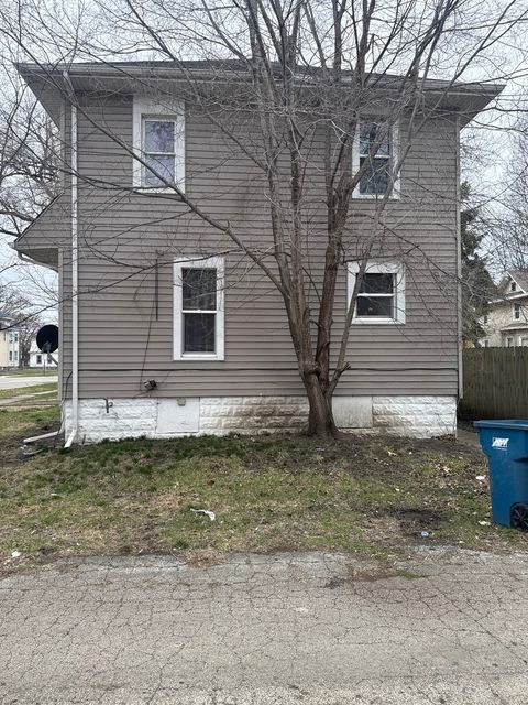 Tiny photo for 943 E Bourbonnais Street, Kankakee, IL 60901 (MLS # 12469377)
