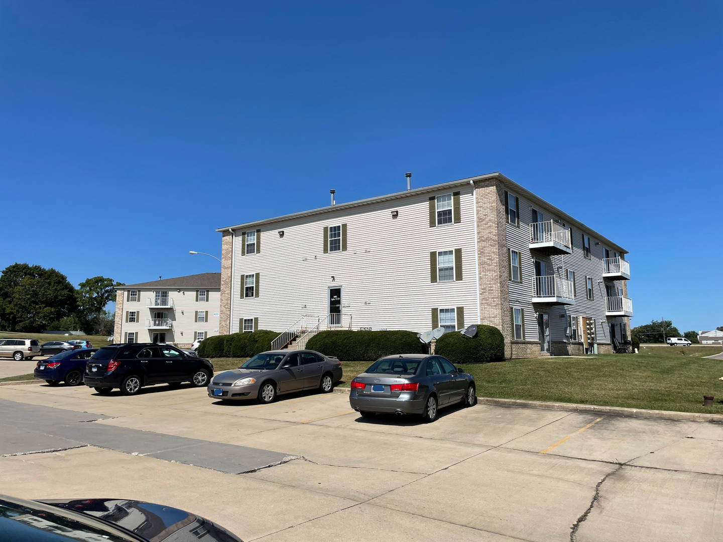 2001 S Morris Avenue