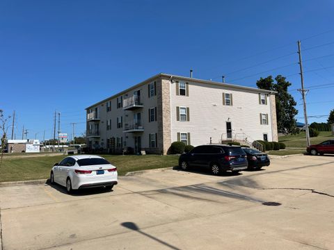 2001 S Morris Avenue Bloomington IL 61704