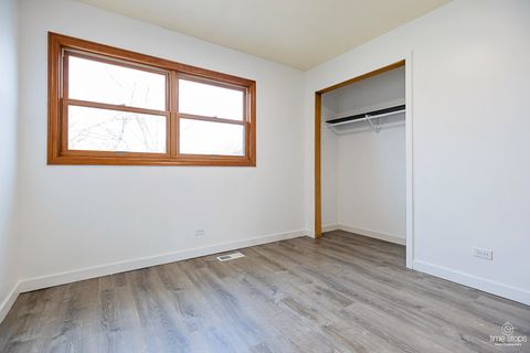 Tiny photo for 8336 Mending Wall Drive, Woodridge, IL 60517 (MLS # 12603163)