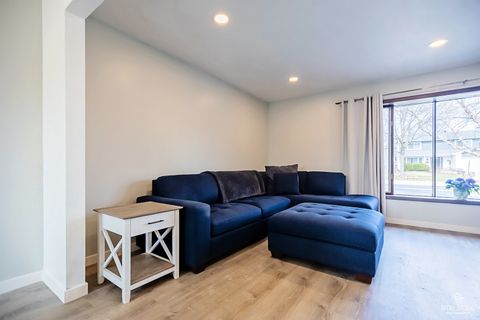 Tiny photo for 8336 Mending Wall Drive, Woodridge, IL 60517 (MLS # 12603163)