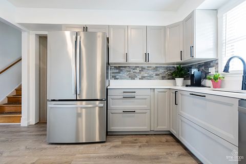 Tiny photo for 8336 Mending Wall Drive, Woodridge, IL 60517 (MLS # 12603163)