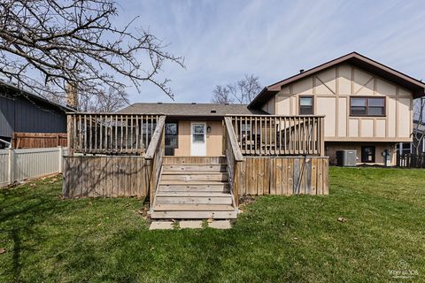 Tiny photo for 8336 Mending Wall Drive, Woodridge, IL 60517 (MLS # 12603163)