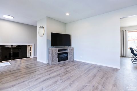 Tiny photo for 8336 Mending Wall Drive, Woodridge, IL 60517 (MLS # 12603163)