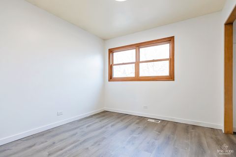 Tiny photo for 8336 Mending Wall Drive, Woodridge, IL 60517 (MLS # 12603163)