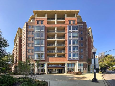 437 W Division Street 901 Chicago IL 60610