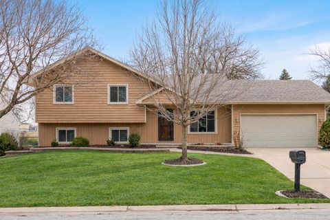 Photo of 2469 Lakeside Drive, Aurora, IL 60504 (MLS # 12578049)