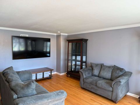 Tiny photo for 639 N Kaspar Avenue, Arlington Heights, IL 60004 (MLS # 12623246)