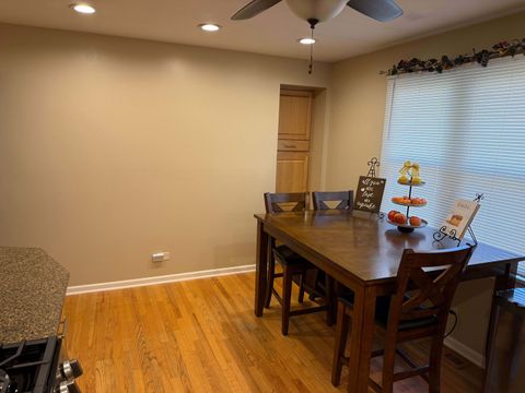 Tiny photo for 639 N Kaspar Avenue, Arlington Heights, IL 60004 (MLS # 12623246)