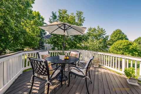 Tiny photo for 6 Sherwood Court, Lake In The Hills, IL 60156 (MLS # 12637964)