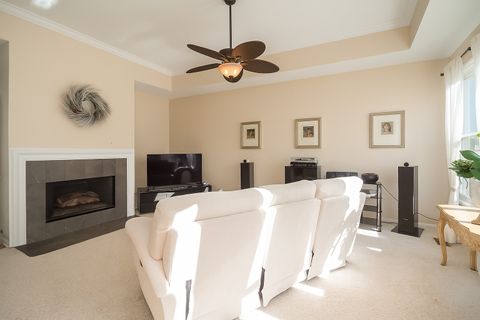 Tiny photo for 6 Sherwood Court, Lake In The Hills, IL 60156 (MLS # 12637964)