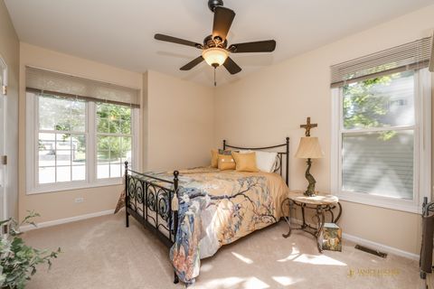 Tiny photo for 6 Sherwood Court, Lake In The Hills, IL 60156 (MLS # 12637964)