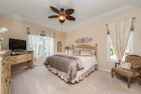 Tiny photo for 6 Sherwood Court, Lake In The Hills, IL 60156 (MLS # 12637964)