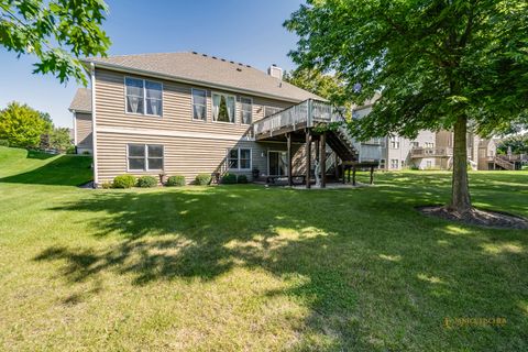 Tiny photo for 6 Sherwood Court, Lake In The Hills, IL 60156 (MLS # 12637964)