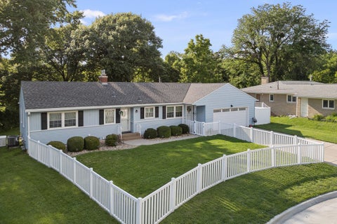 Tiny photo for 2705 32nd Avenue Court, Rock Island, IL 61201 (MLS # 12688493)