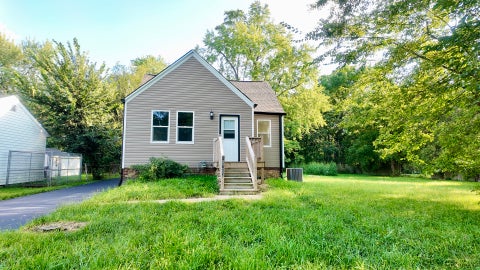 Photo of 10703 W Woodland Avenue, Beach Park, IL 60087 (MLS # 12701812)