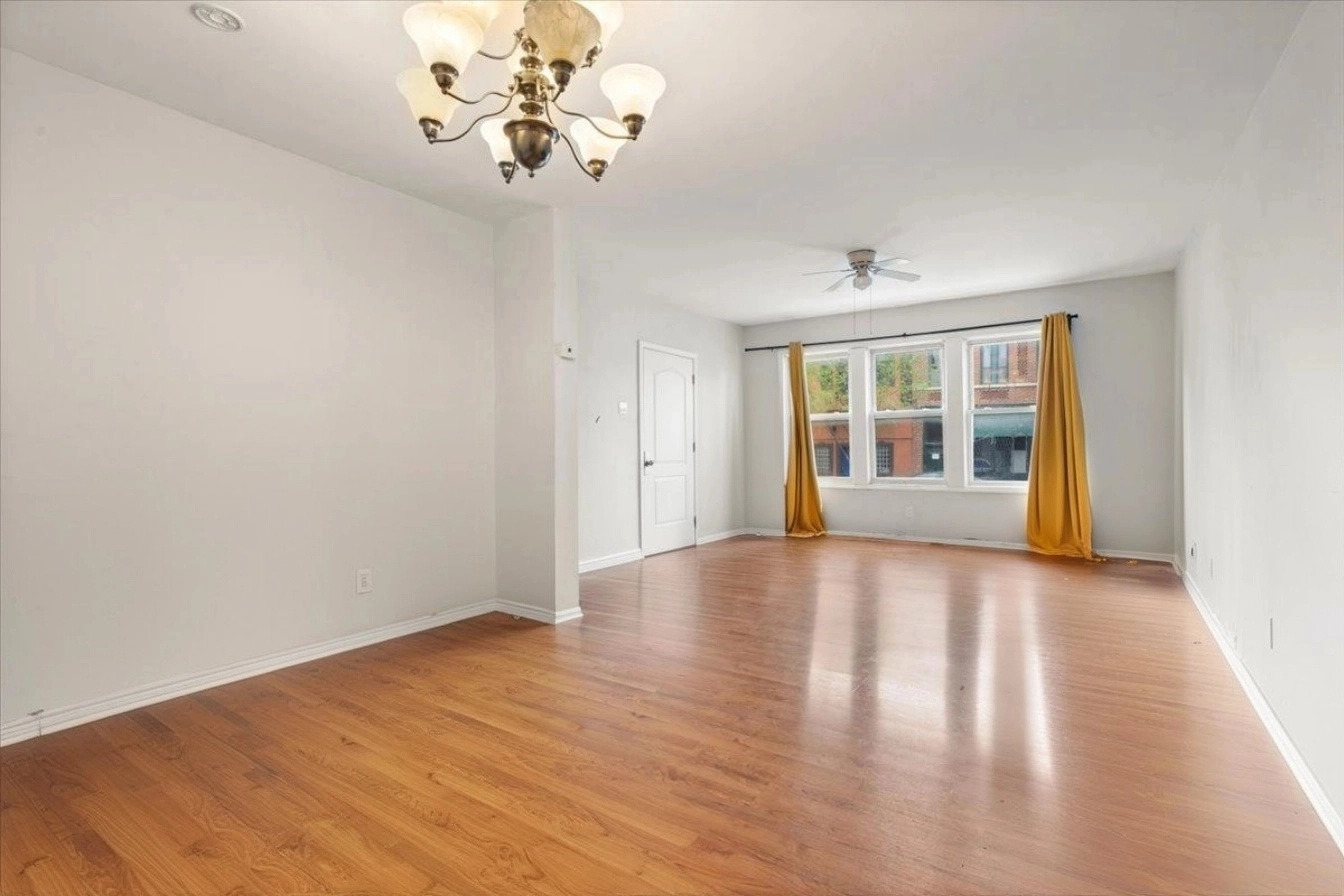 947 W 18th Street