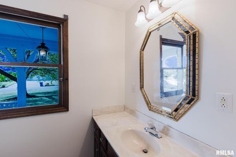 Tiny photo for 1800 Testa Drive, Marion, IL 62959 (MLS # EB459504)