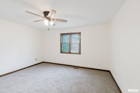 Tiny photo for 1800 Testa Drive, Marion, IL 62959 (MLS # EB459504)