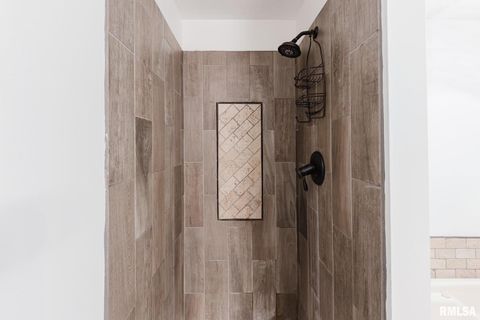 Tiny photo for 1800 Testa Drive, Marion, IL 62959 (MLS # EB459504)