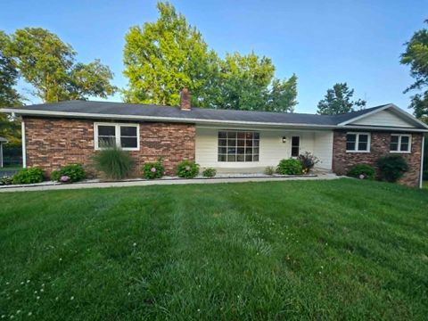Photo of 15680 N Cooks Drive, Mt Vernon, IL 62864 (MLS # 12690376)