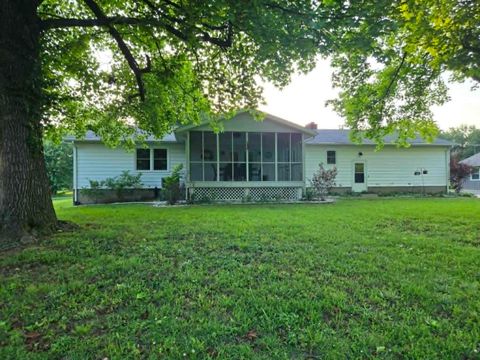 Tiny photo for 15680 N Cooks Drive, Mt Vernon, IL 62864 (MLS # 12690376)