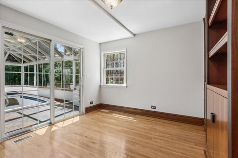 Tiny photo for 6533 N Christiana Avenue, Lincolnwood, IL 60712 (MLS # 12738160)