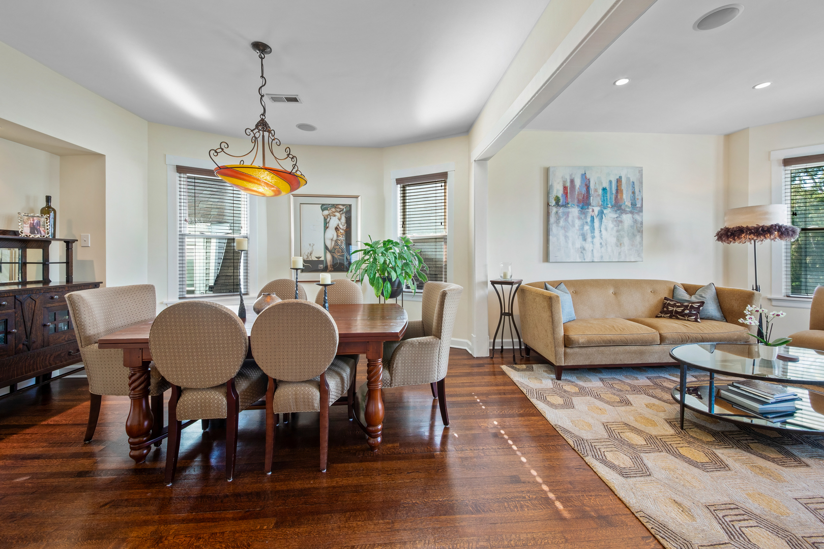 5147 N Claremont Avenue