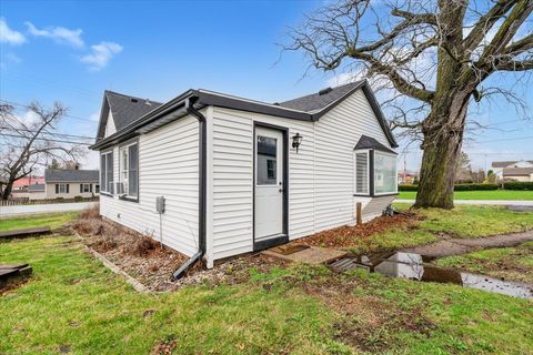 Tiny photo for 602 2nd Street W, Andalusia, IL 61232 (MLS # 12607506)