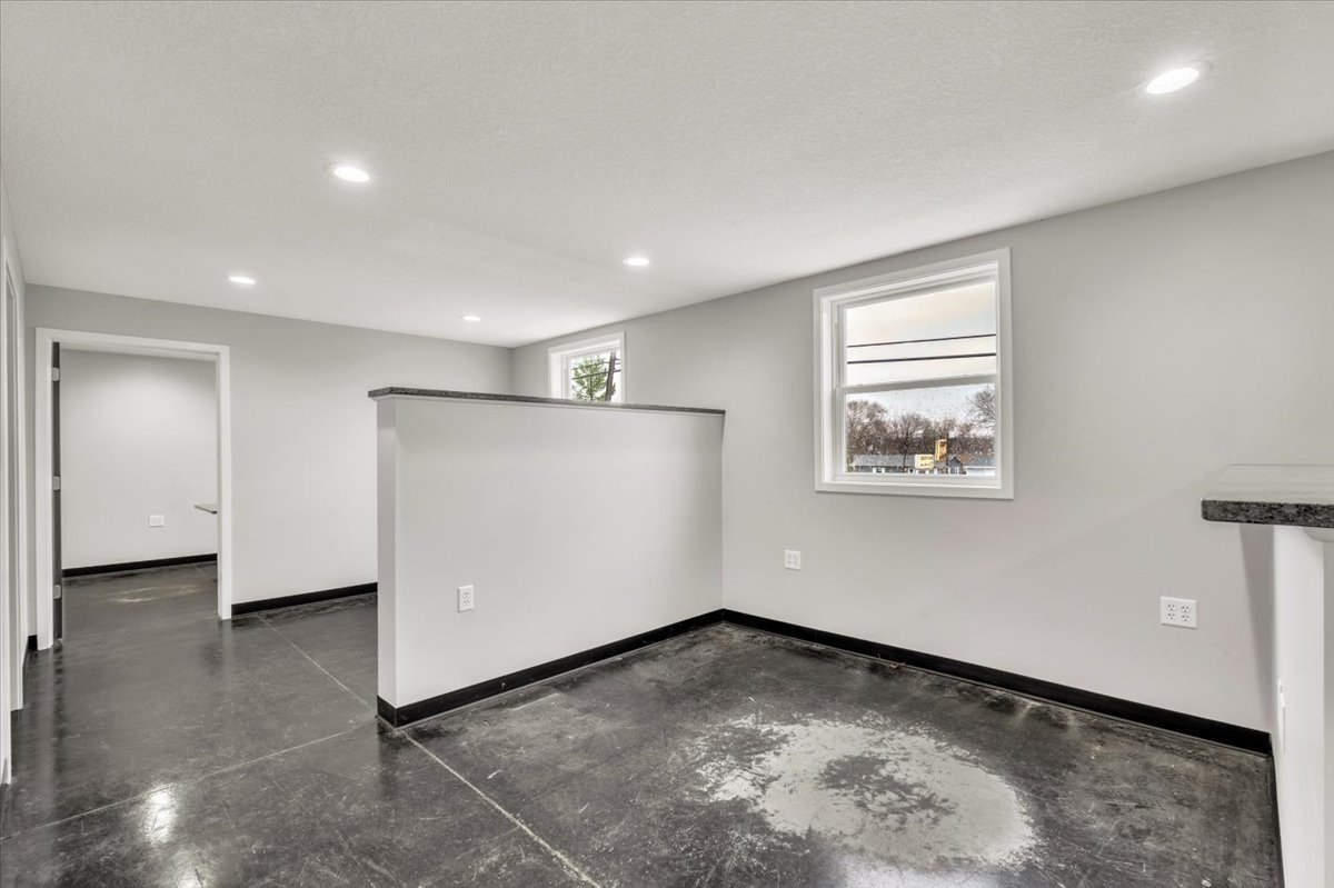602 2nd Street W
