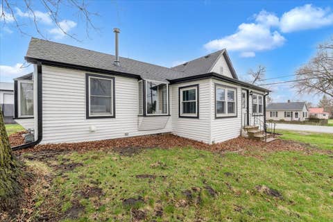 Tiny photo for 602 2nd Street W, Andalusia, IL 61232 (MLS # 12607506)