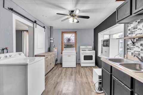 Tiny photo for 602 2nd Street W, Andalusia, IL 61232 (MLS # 12607506)