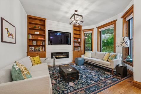Tiny photo for 3826 N FREMONT Street #1N, Chicago, IL 60613 (MLS # 12483222)