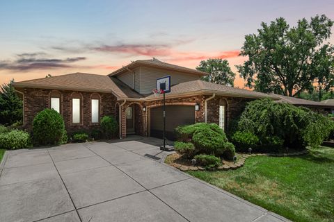 18443 Maple Street Lansing IL 60438