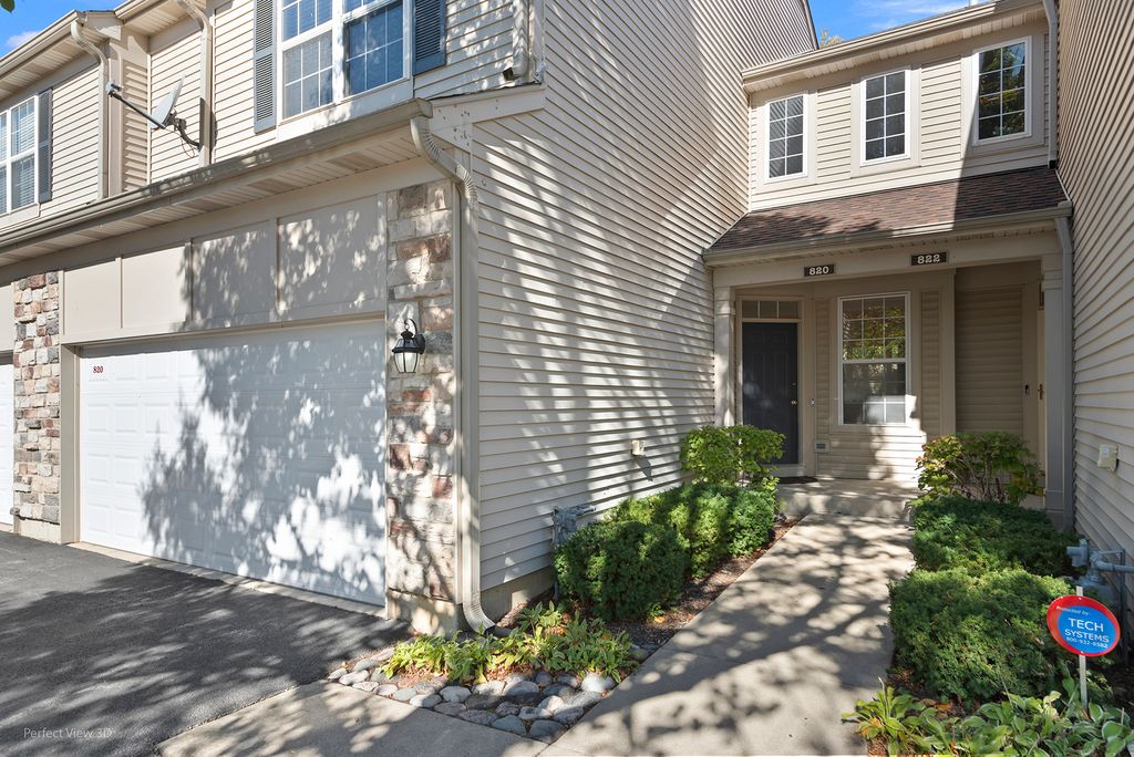 Photo for 820 Amelia Court #820, Grayslake, IL 60030 (MLS # 12499407)