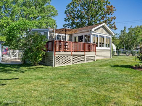 Tiny photo for 182 E Hale Street, Elmhurst, IL 60126 (MLS # 12597185)