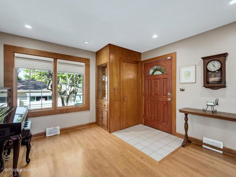 Tiny photo for 182 E Hale Street, Elmhurst, IL 60126 (MLS # 12597185)