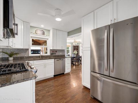 Tiny photo for 182 E Hale Street, Elmhurst, IL 60126 (MLS # 12597185)