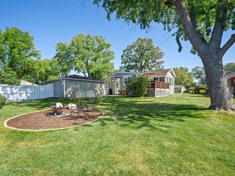 Tiny photo for 182 E Hale Street, Elmhurst, IL 60126 (MLS # 12597185)