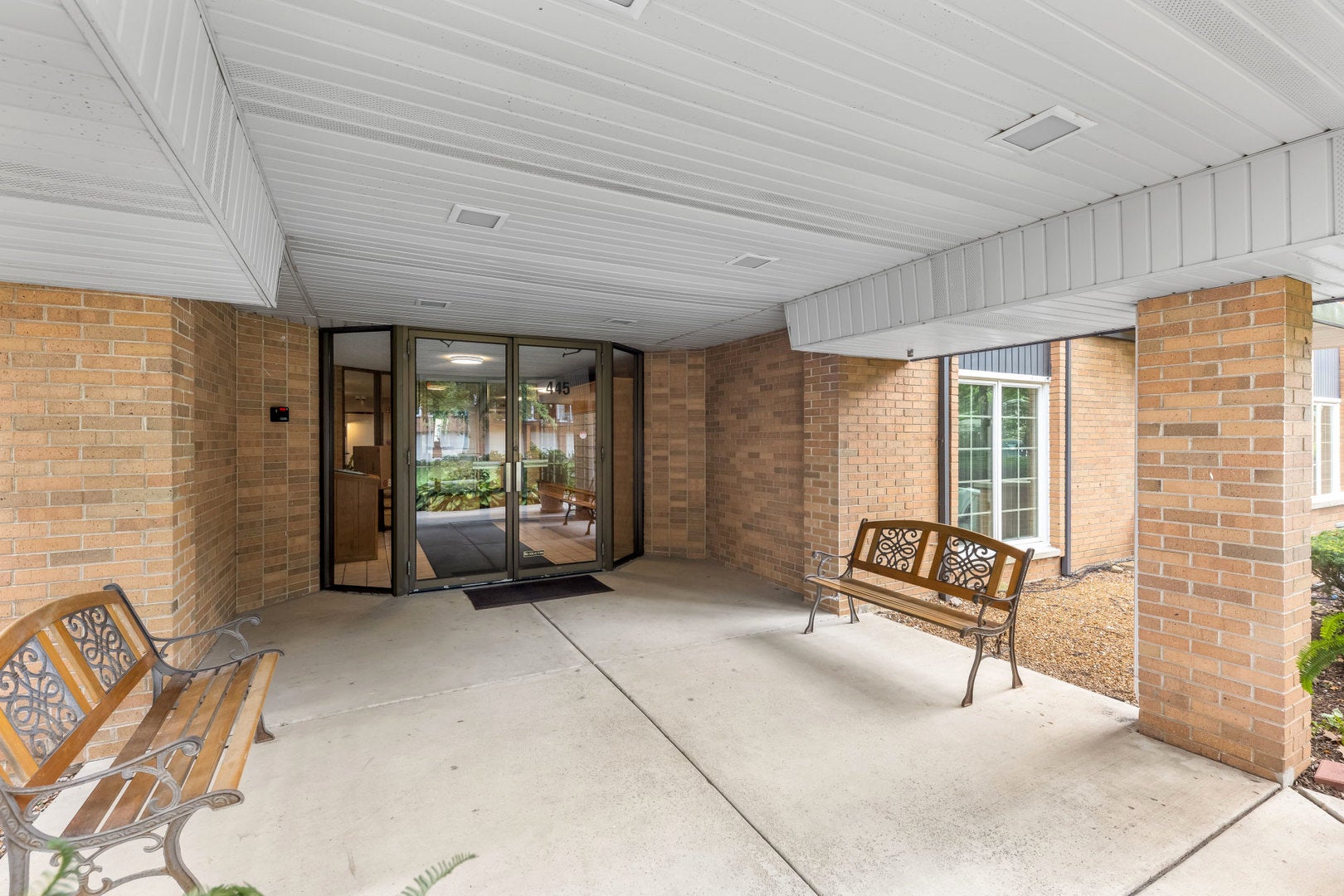 445 N Park Boulevard 2C