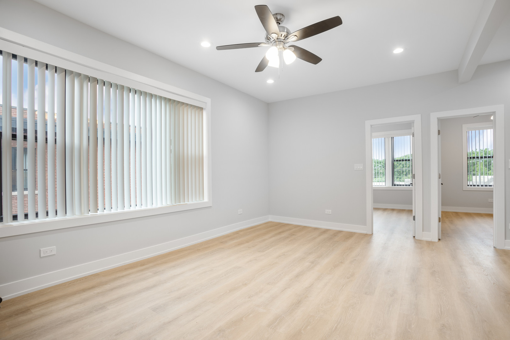 7427 N Clark Street 3