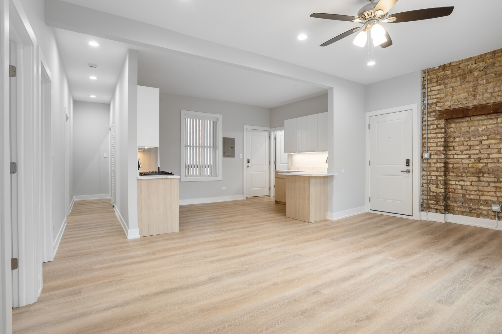 7427 N Clark Street 3