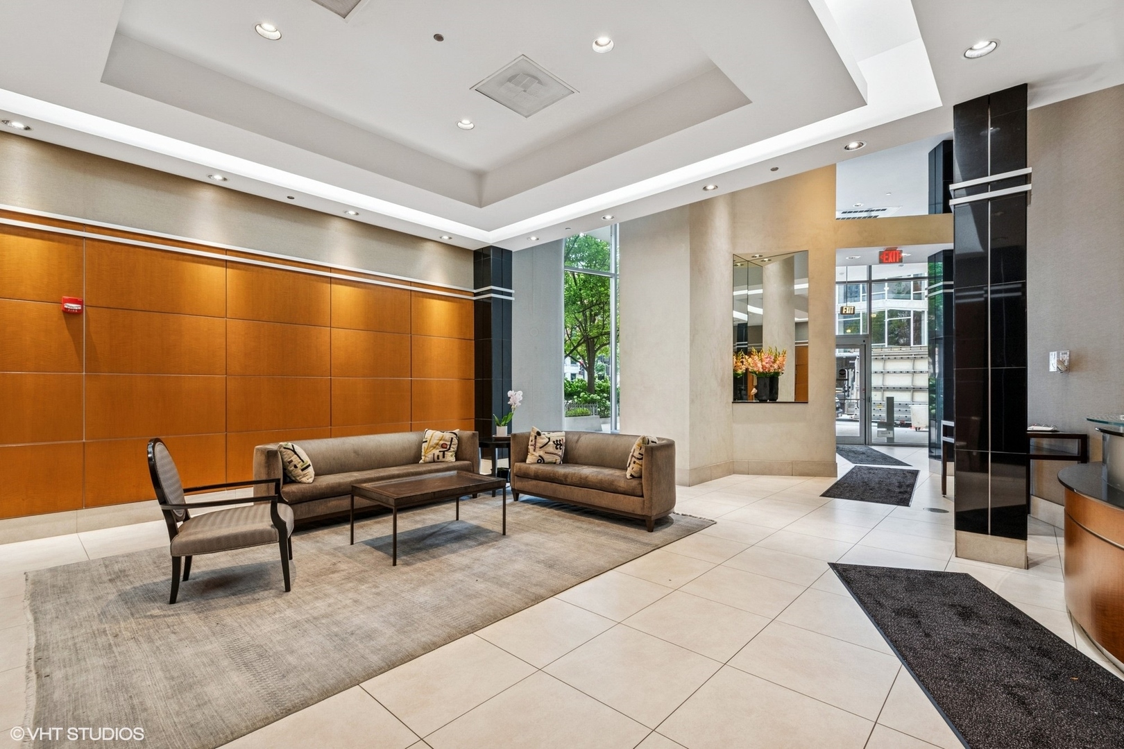 200 W GRAND Avenue 2303