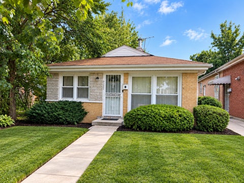 Photo of 9221 S Perry Avenue, Chicago, IL 60620 (MLS # 12782919)