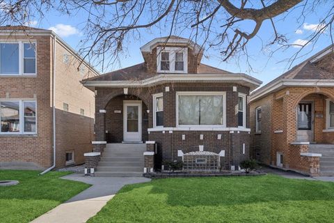 Photo of 2821 N Merrimac Avenue, Chicago, IL 60634 (MLS # 12551398)