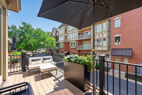 Tiny photo for 321 Brownstone Drive, St. Charles, IL 60174 (MLS # 12709916)